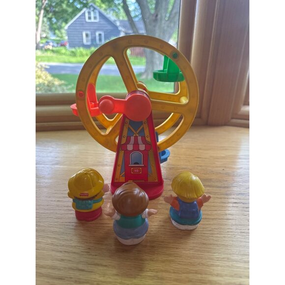 Fisher Price Little People Ferris Wheel Toy Set With 3 Figures - Picture 4 of 6